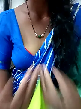 Snapshot of Sravya__ chatting on 10.23.25 Sravya online show from 10.23.25