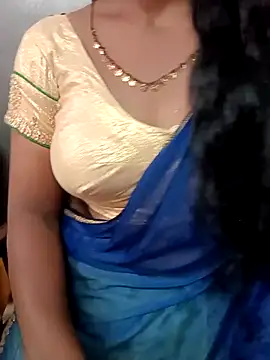 Snapshot of Sravya__ chatting on 10.24.25 Sravya online show from 10.24.25