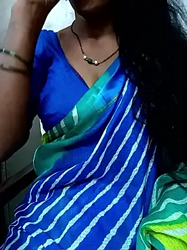 Snapshot of Sravya__ chatting on 10.27.25 Sravya online show from 10.27.25