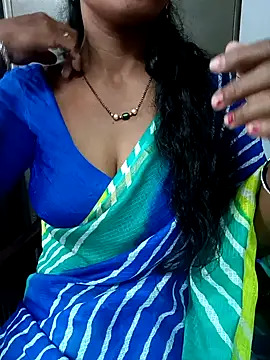 Snapshot of Sravya__ chatting on 10.30.25 Sravya online show from 10.30.25