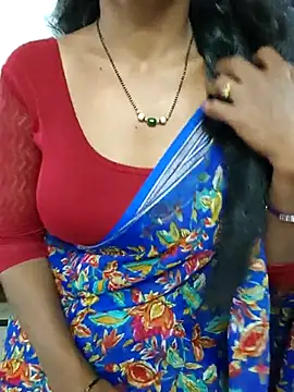 Snapshot of Sravya__ chatting on 11.11.25 Sravya online show from 11.11.25