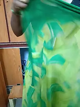 Snapshot of Sravya__ chatting on 11.12.25 Sravya online show from 11.12.25