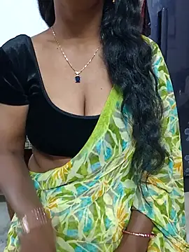 Snapshot of Sravya__ chatting on 11.17.25 Sravya online show from 11.17.25