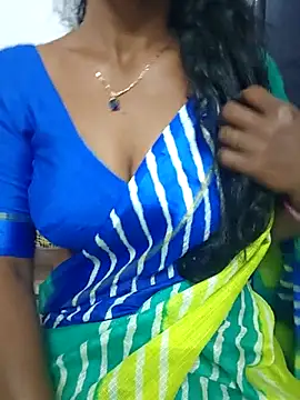 Snapshot of Sravya__ chatting on 11.22.25 Sravya online show from 11.22.25