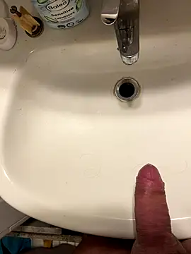 Snapshot of Ing-O2 chatting on 11.22.25 Ing-O2 online show from 11.22.25