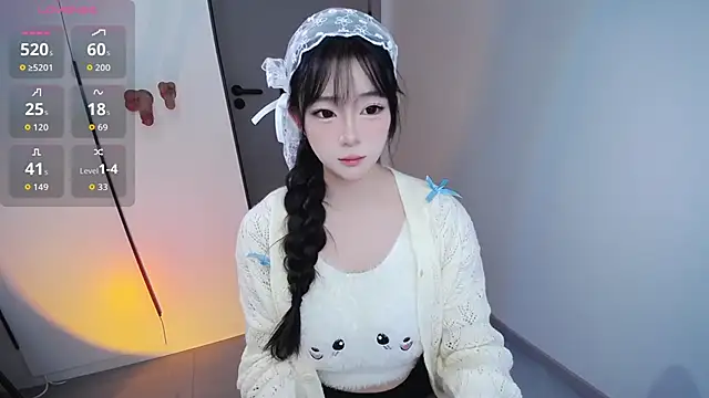 Snapshot of Kinadolly chatting on 10.26.25 Kinadolly online show from 10.26.25