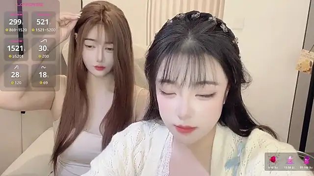 Snapshot of Kinadolly chatting on 11.27.25 Kinadolly online show from 11.27.25