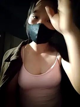 linh-miu99 online show from 11.17.25