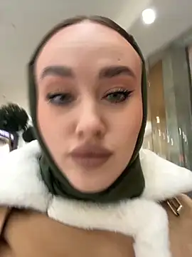 KiraSunshine online show from 11.04.25