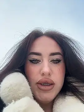 KiraSunshine online show from 12.17.25