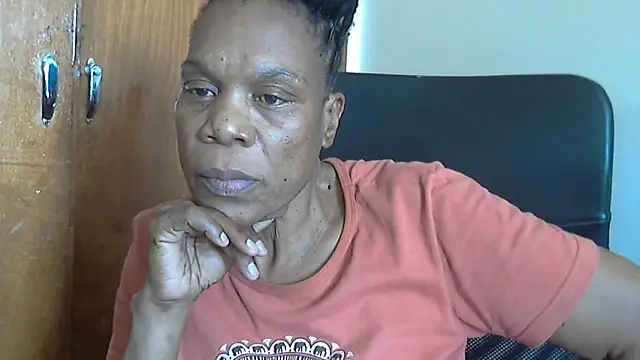 Snapshot of Hotcougar chatting on 02.11.26 Hotcougar online show from 02.11.26