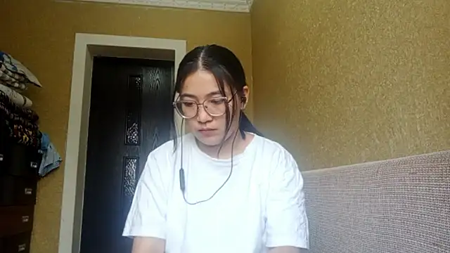 LinneaHyles online show from 11.10.25