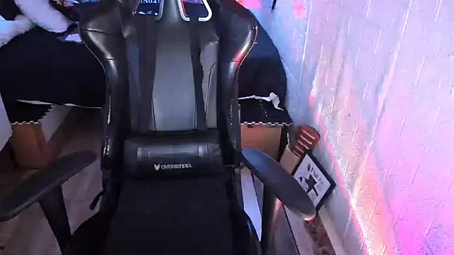 MartesBratty online show from 04.28.26