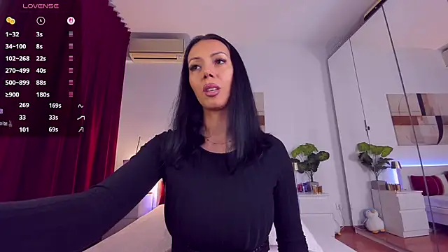 Snapshot of nadeen_na chatting on 11.11.25 nadeen na online show from 11.11.25