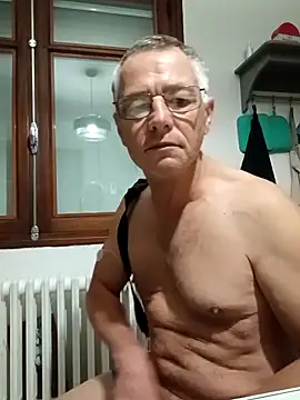 Snapshot of Sexyfab65 chatting on 10.27.25 Sexyfab65 online show from 10.27.25