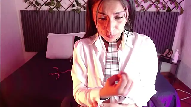 Lunaa 07 online show from 04.14.26