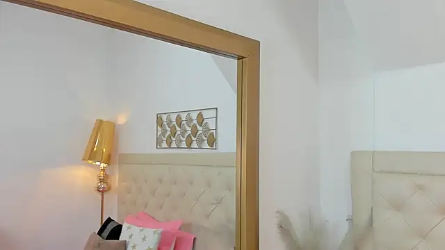 lucia lorenz online show from 11.06.25