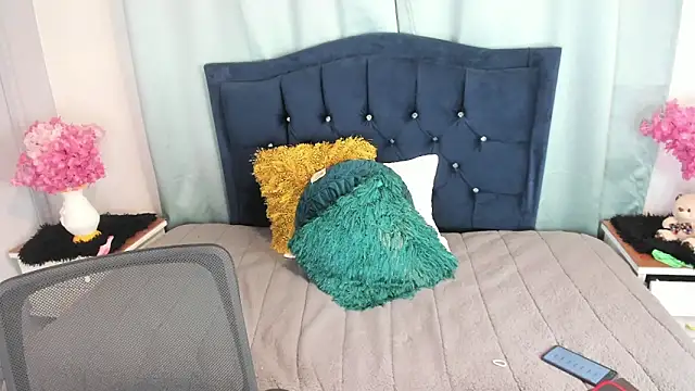 Inaya Khalifa online show from 01.09.26