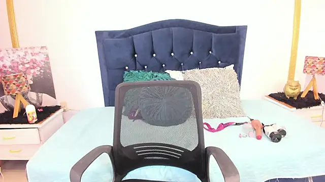 Inaya Khalifa online show from 03.31.26