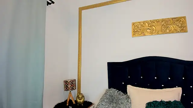 Inaya Khalifa online show from 05.15.26