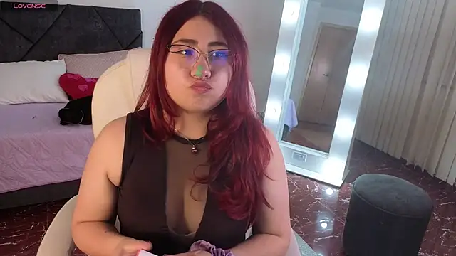 littlee red online show from 12.16.25