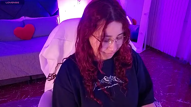 littlee red online show from 02.01.26