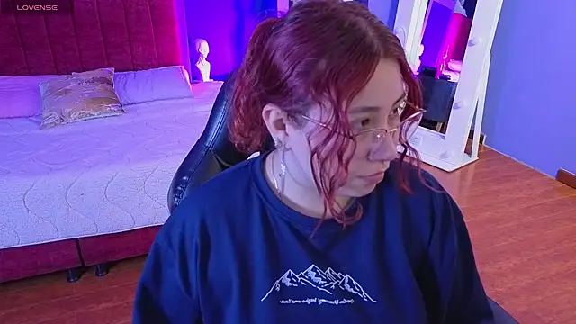 littlee red online show from 03.07.26