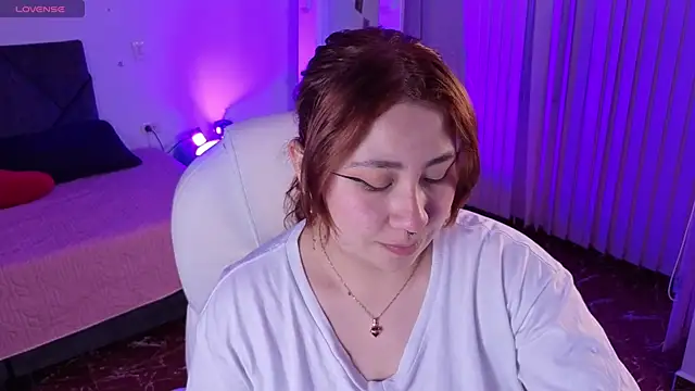 littlee red online show from 05.07.26