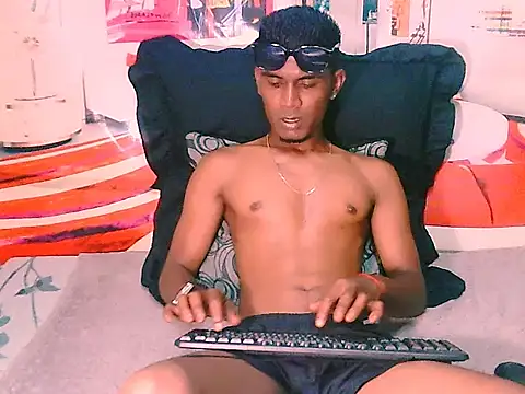 Snapshot of IndianThuggin chatting on 11.04.25 IndianThuggin online show from 11.04.25