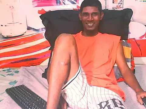 Snapshot of IndianThuggin chatting on 11.29.25 IndianThuggin online show from 11.29.25