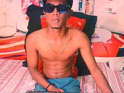 Snapshot of IndianThuggin chatting on 12.02.25 IndianThuggin online show from 12.02.25