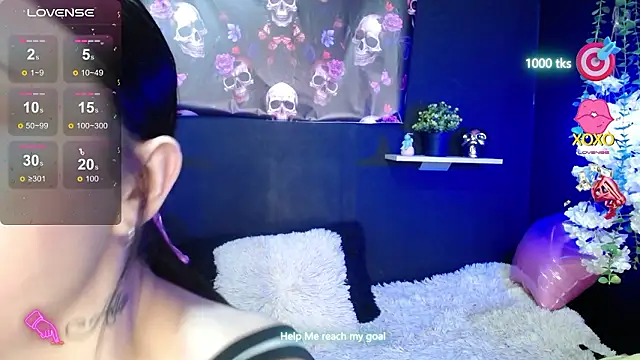 Snapshot of Emma_sweet_hot chatting on 02.13.26 Emma sweet hot online show from 02.13.26