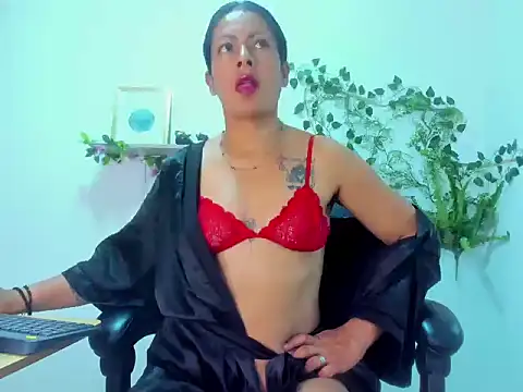 canelaa    online show from 10.28.25