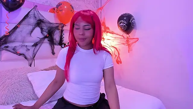 Snapshot of Sofia_clk chatting on 10.31.25 Sofia clk online show from 10.31.25