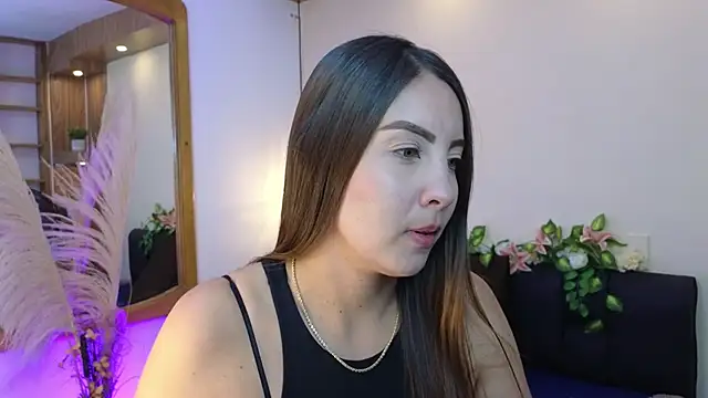 Snapshot of Valery_Gil chatting on 11.23.25 Valery Gil online show from 11.23.25