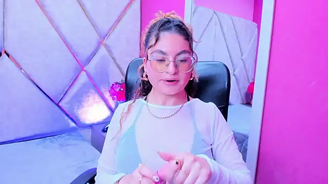 EmiliRouse  online show from 11.13.25