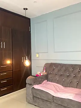 Orianabluee  online show from 11.12.25