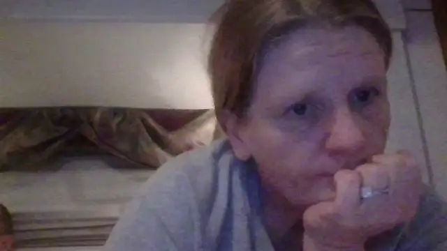Snapshot of EazyEMLXL chatting on 10.26.25 EazyEMLXL online show from 10.26.25