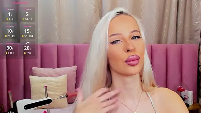 KailaCrystall online show from 11.13.25