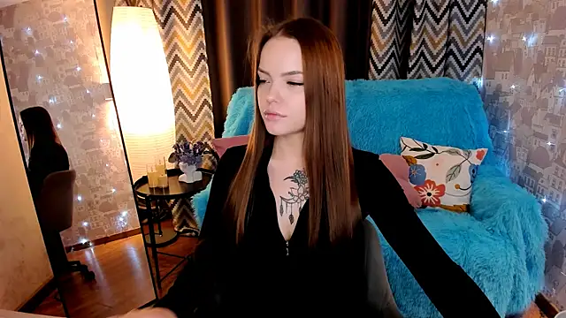 Snapshot of MelissaBell_ chatting on 11.28.25 MelissaBell online show from 11.28.25