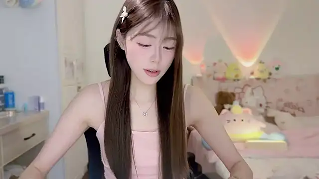 Onecutelittle online show from 11.06.25