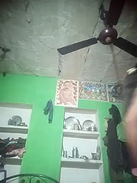 Snapshot of NEXIQRAN chatting on 11.21.25 NEXIQRAN online show from 11.21.25