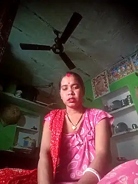 Snapshot of NEXIQRAN chatting on 12.17.25 NEXIQRAN online show from 12.17.25