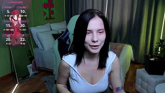 Mell Hyees online show from 10.25.25