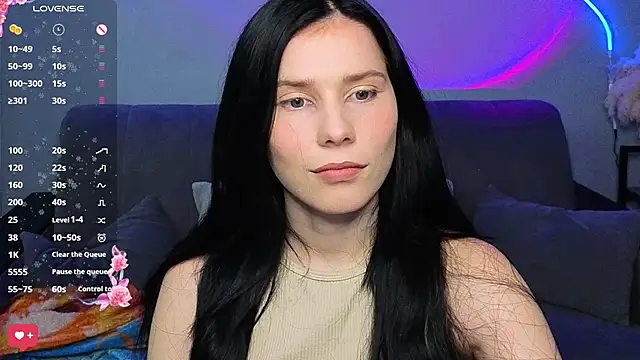 Mell Hyees online show from 12.04.25