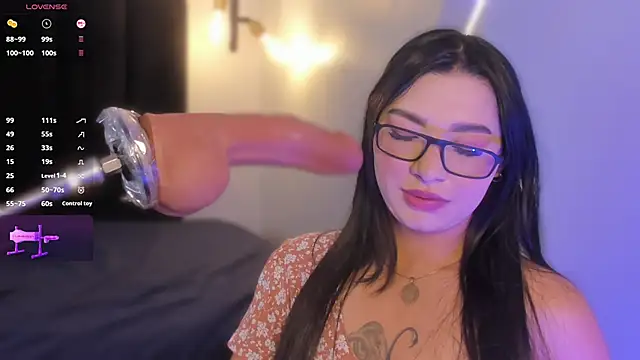 Juli Casanova online show from 12.05.25