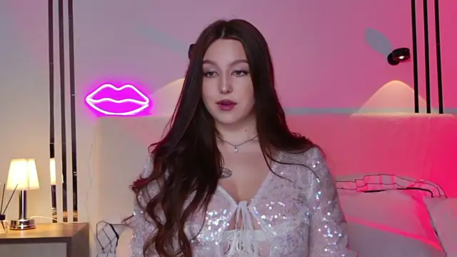 Snapshot of _Tessa_May_ chatting on 11.20.25 Tessa May online show from 11.20.25