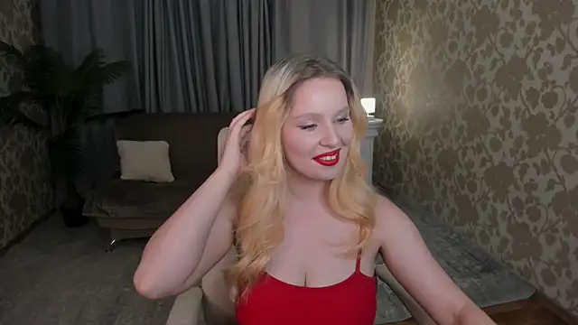 Snapshot of KyleyJacksone chatting on 11.18.25 KyleyJacksone online show from 11.18.25