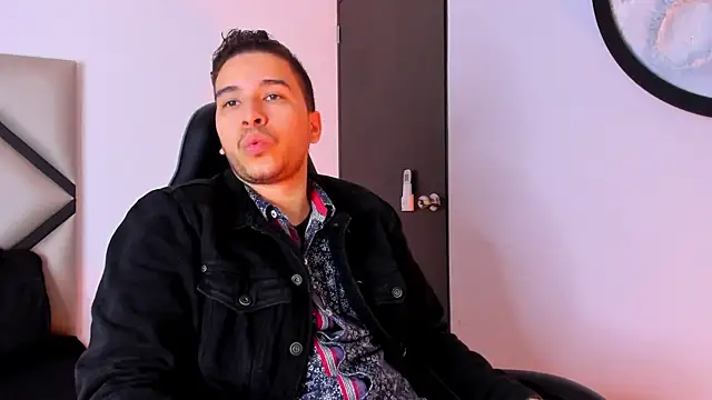 Snapshot of mike_257 chatting on 10.22.25 mike 257 online show from 10.22.25