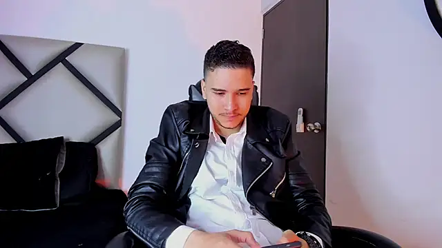 Snapshot of mike_257 chatting on 10.27.25 mike 257 online show from 10.27.25